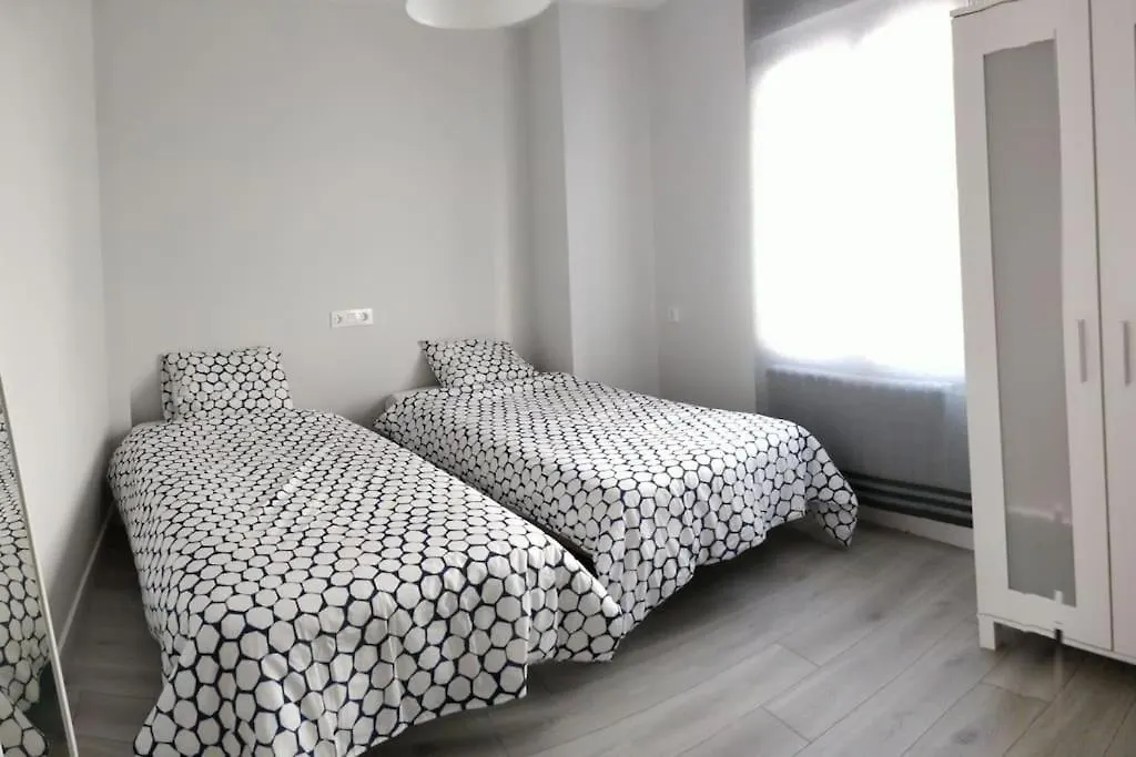Casco Viejo 5 Min, 3 Habitaciones ,Moderno,Garaje Bilbao 0*,  Spanyolország